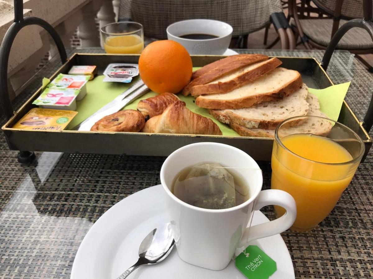 A La Villa Perroy Les Chambres Sont Spacieuses Et Les Petit-Dejeuners Offerts Dunkirk Exterior photo